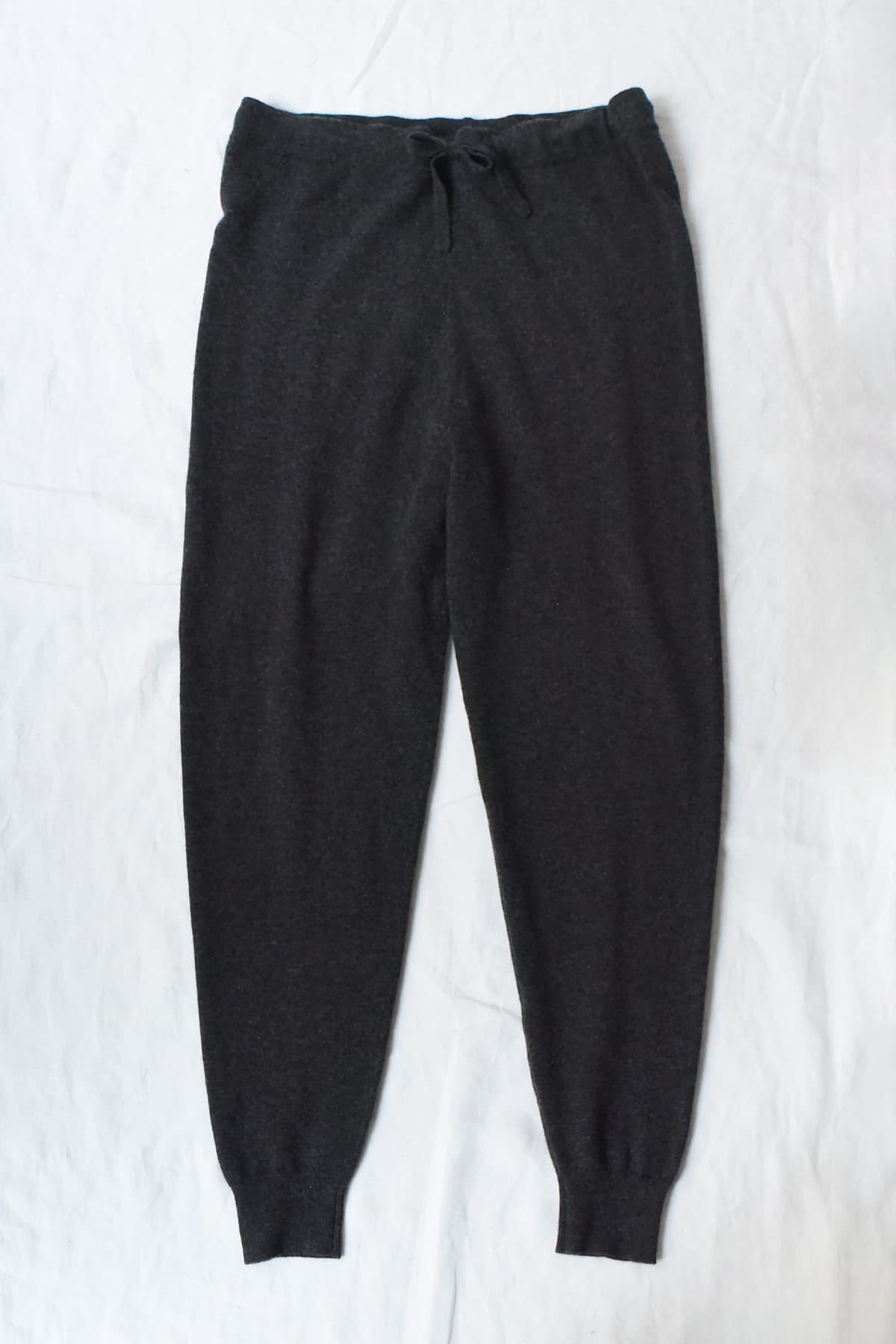 MAKIE, Cashmere Pants – Charcoal