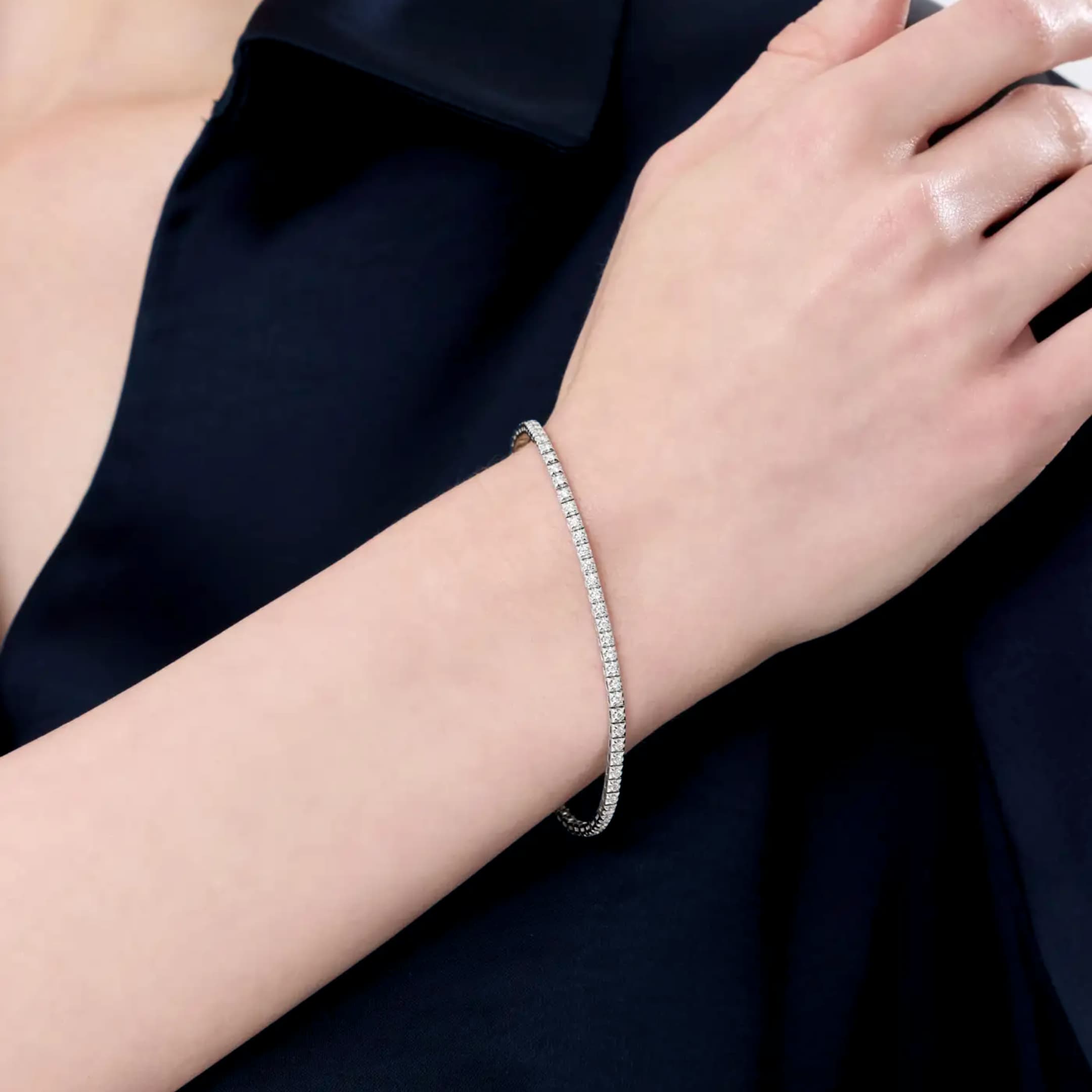 0.84 carat Round Brilliant cut Diamond Tennis Bracelet in White Gold
