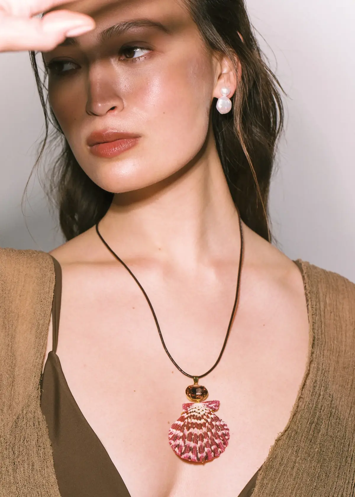 Adriel Necklace in Cala - thumbnail 3