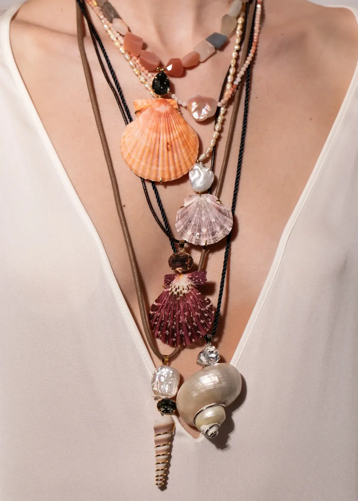 Adriel Necklace in Cala - thumbnail 4