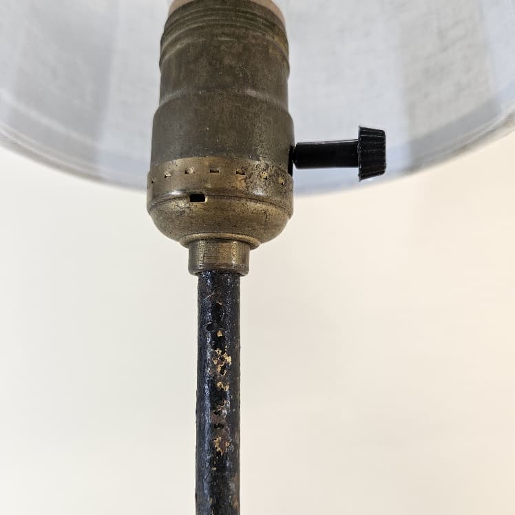 Two vintage irons converted to lamps - thumbnail 3