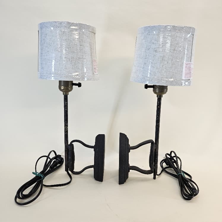 Two vintage irons converted to lamps - thumbnail 6