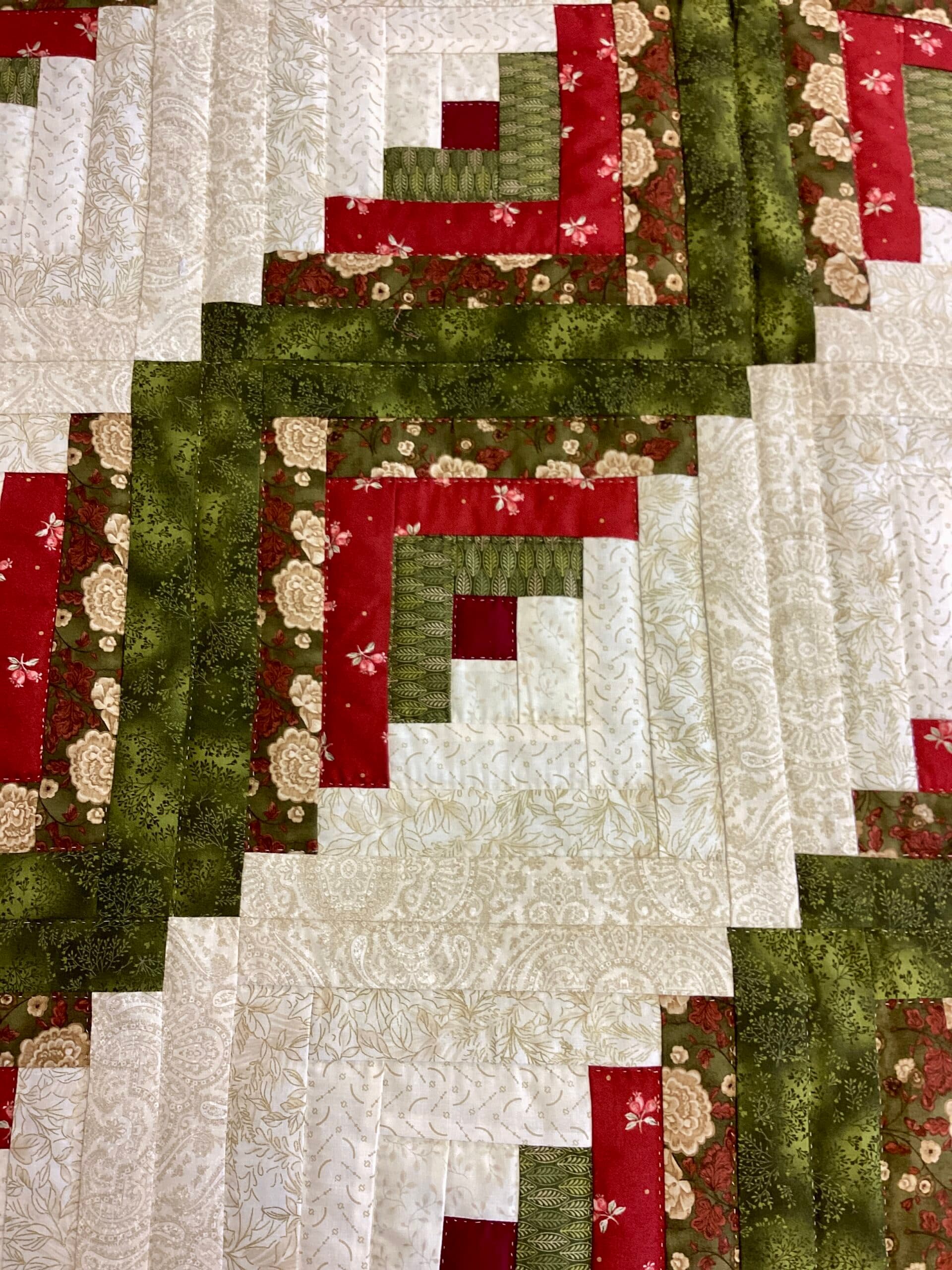 Red and Green Log Cabin - thumbnail 3