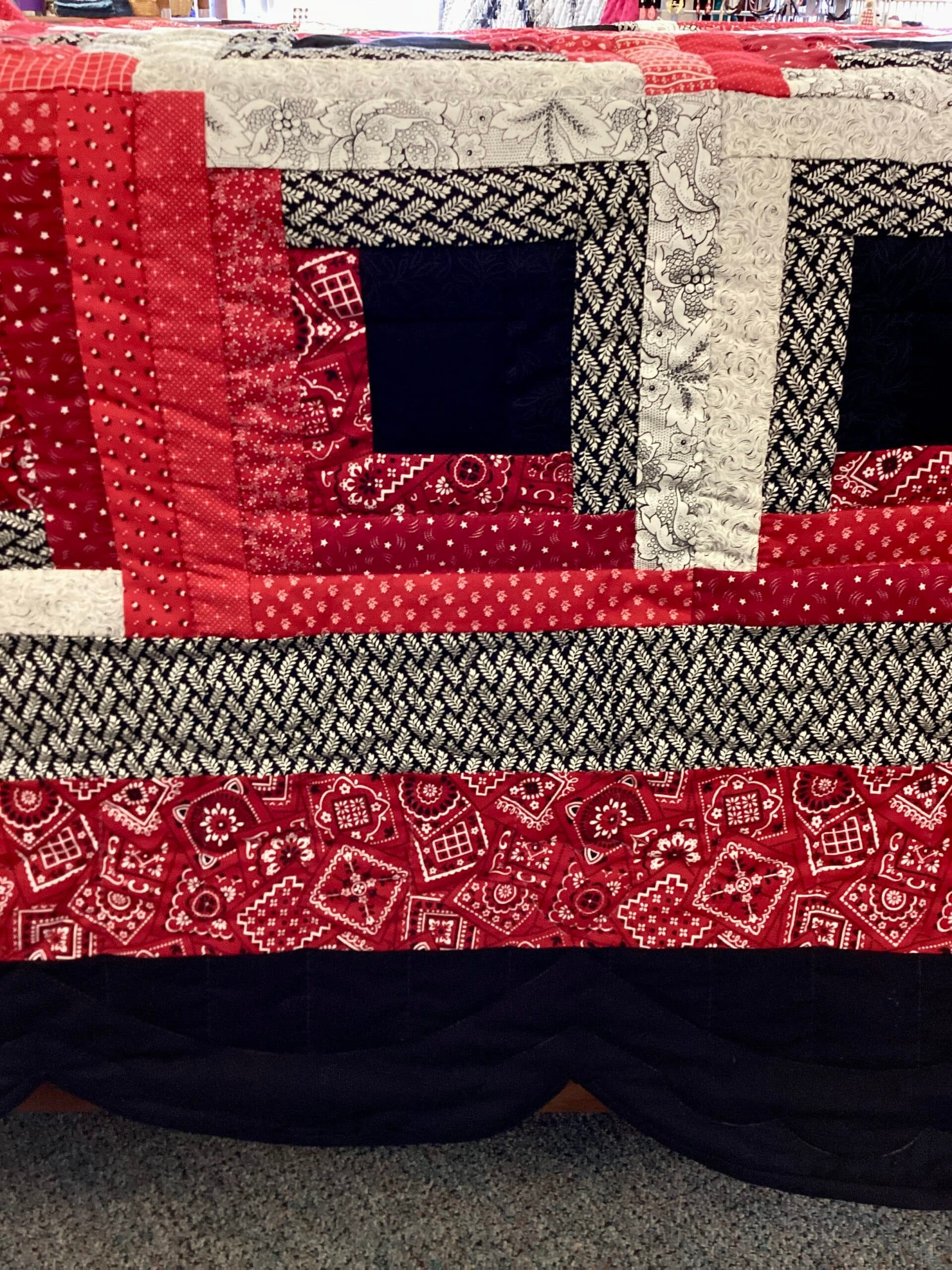 Red and Black Log Cabin - thumbnail 4