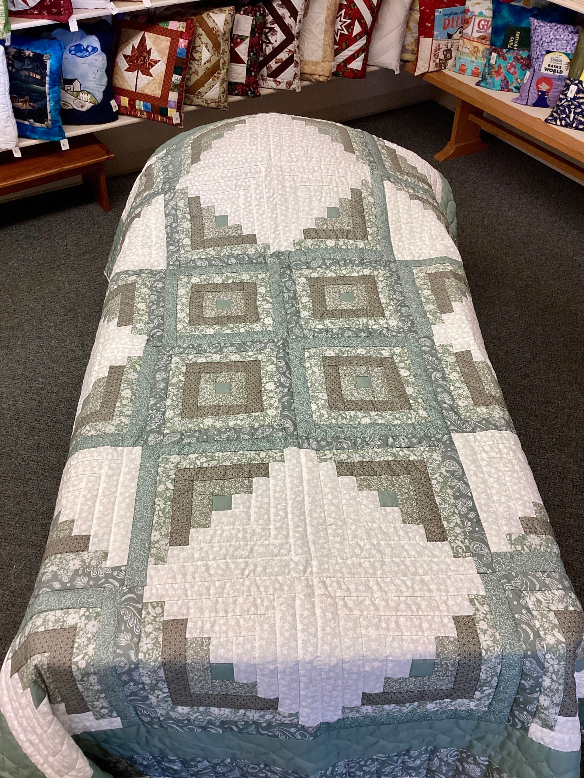 Green and White Log Cabin Star