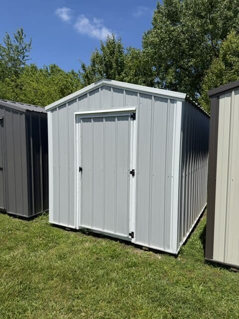 8×10 Bargain Barn