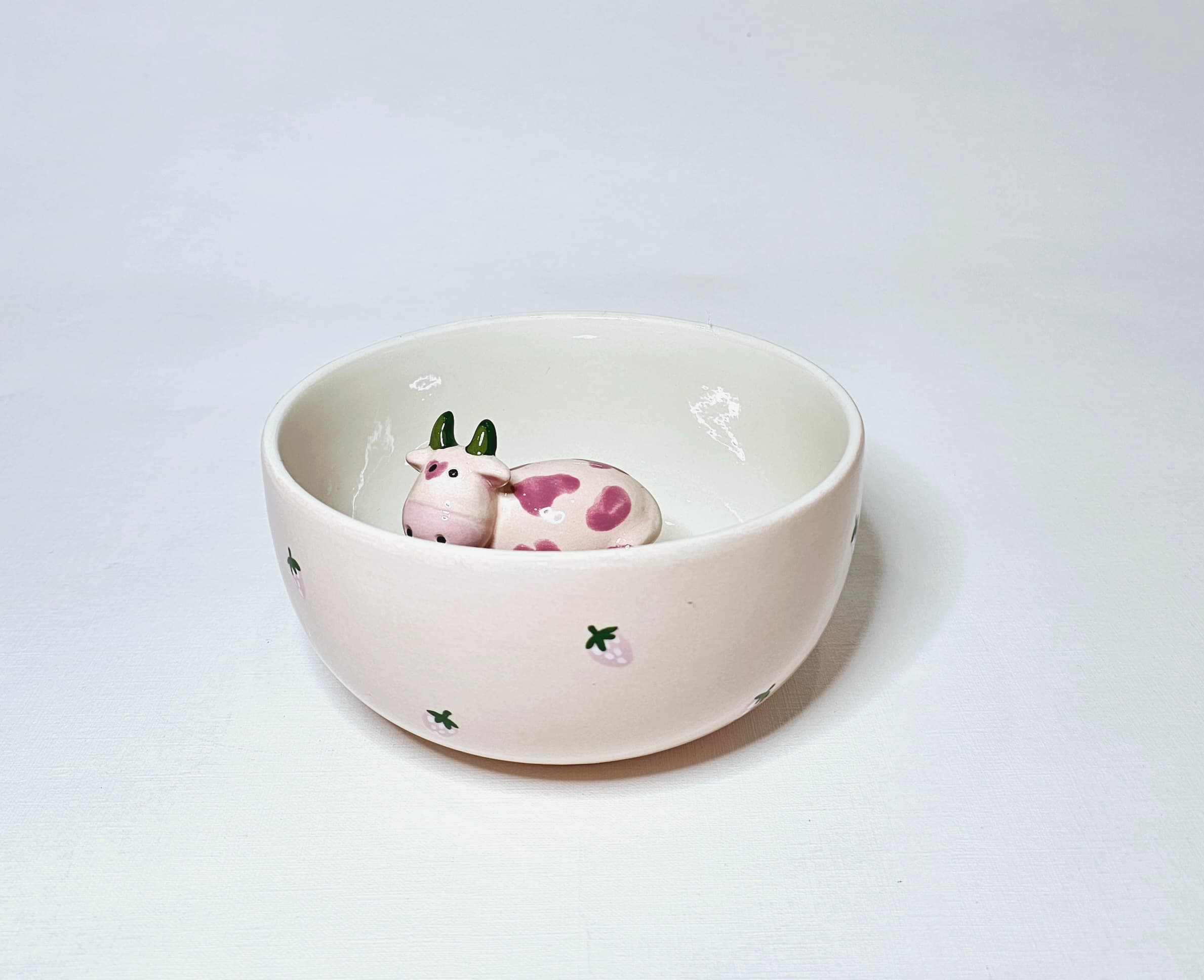 Strawberry Cow Bowl - thumbnail 3