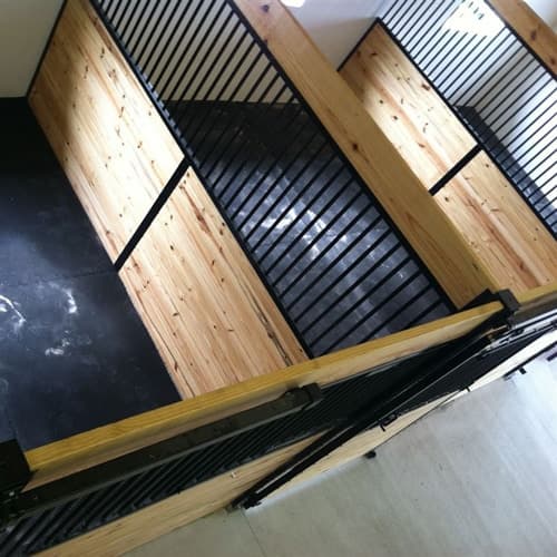 Shetland Stall Partition with 72 in Grill - thumbnail 4