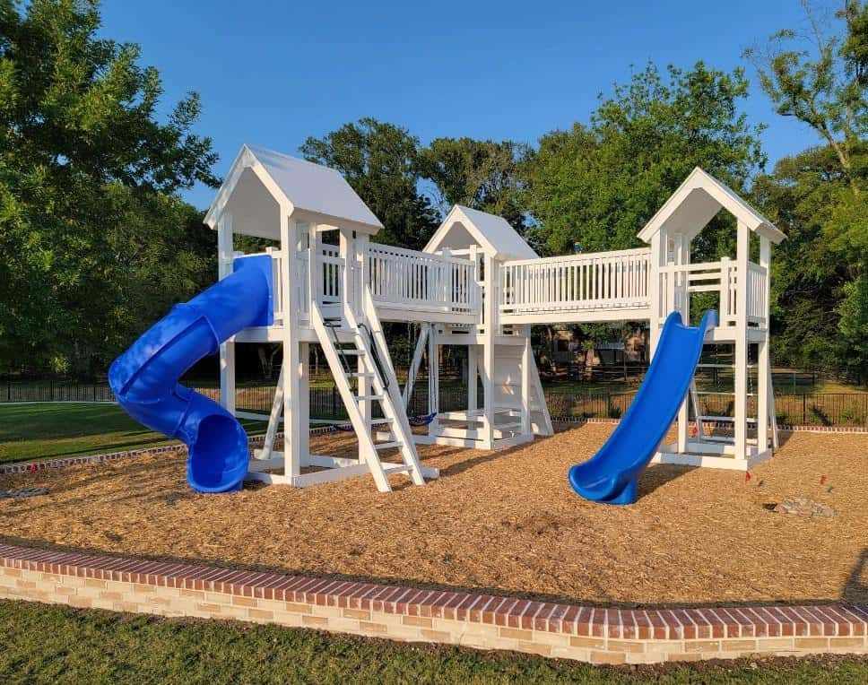 The Courtyard – Backyard Swing Set - thumbnail 4