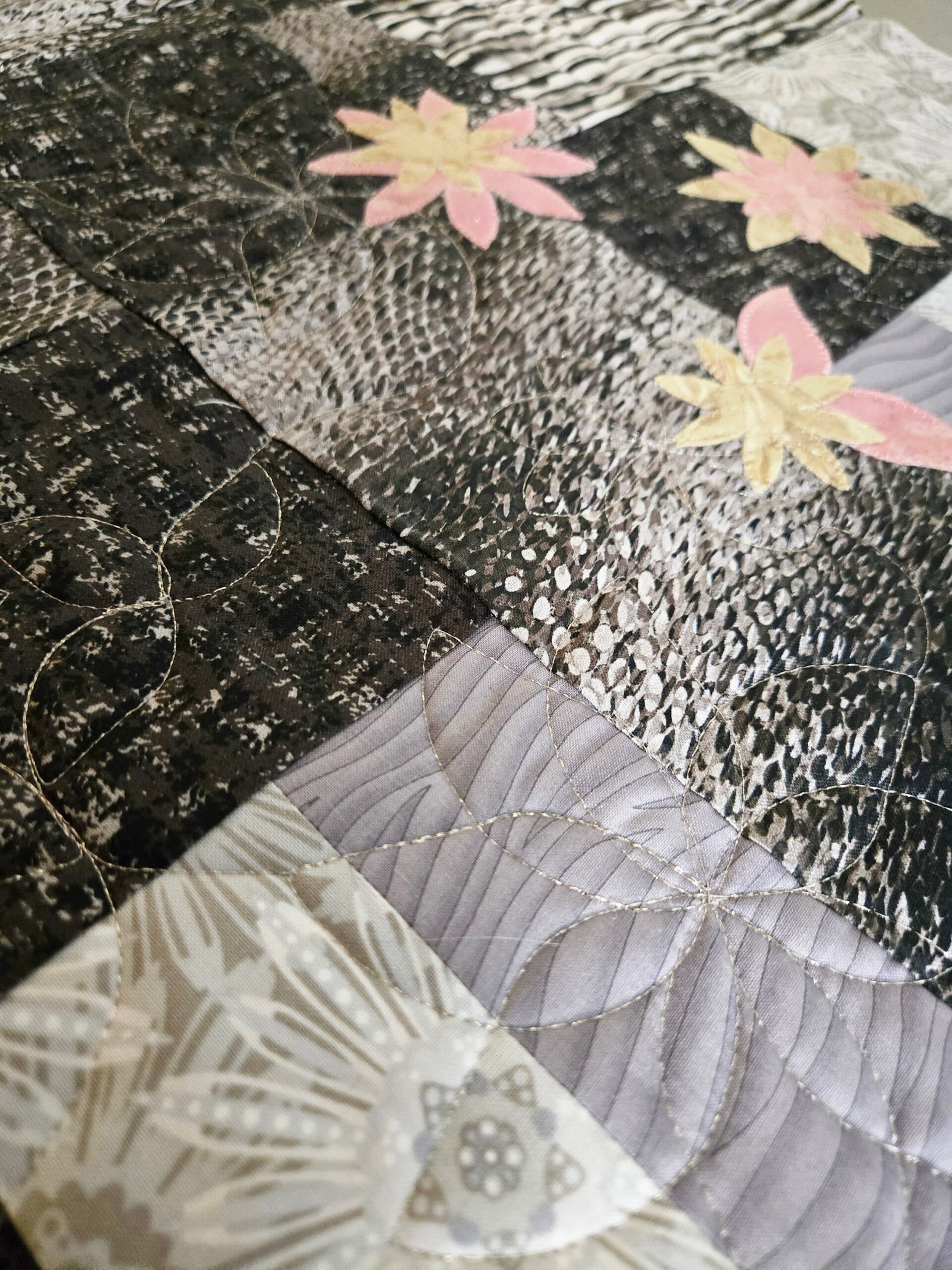 Chains Block E Quilt Kit - thumbnail 3