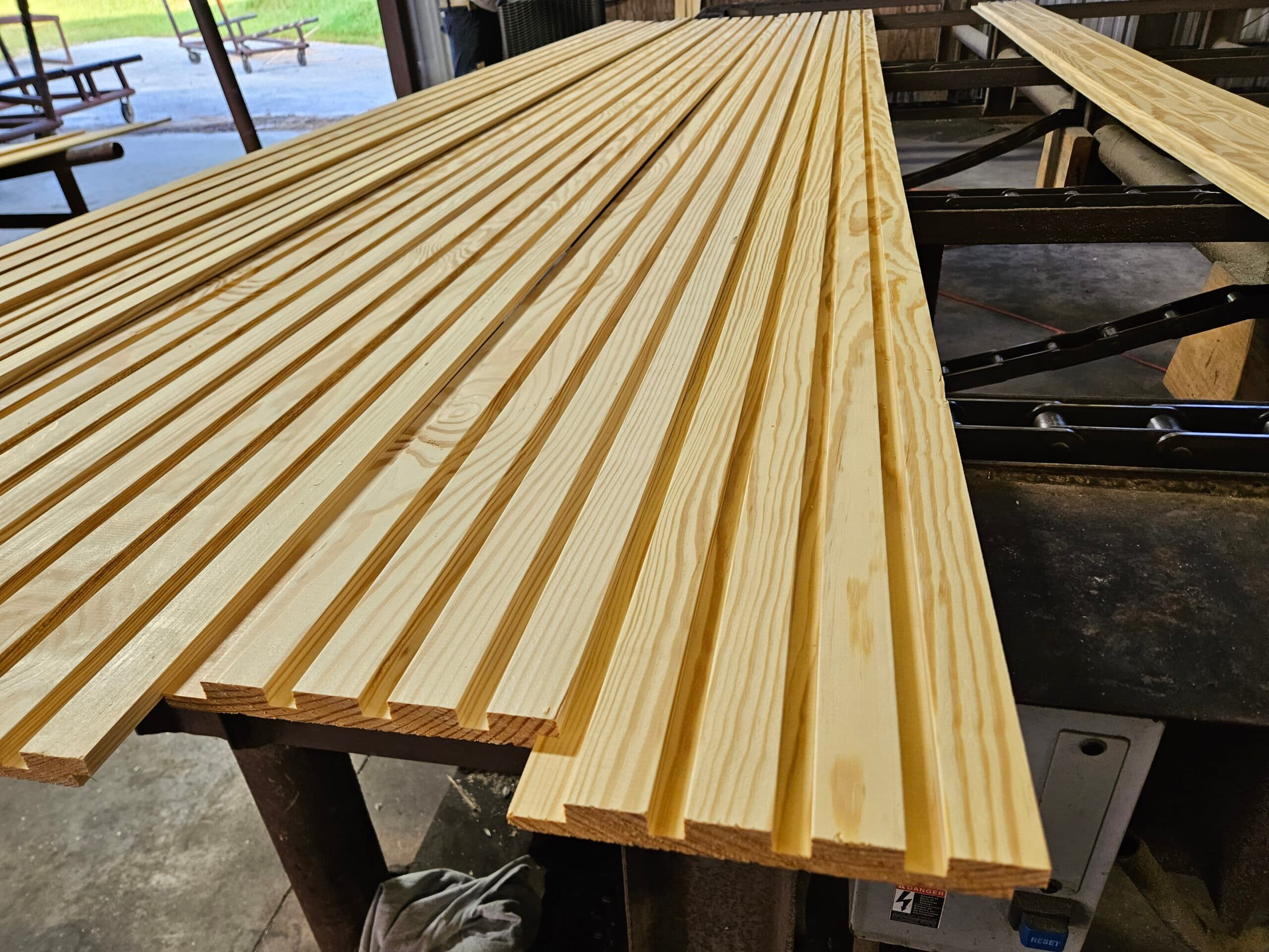 Clear Shiplap Slatted