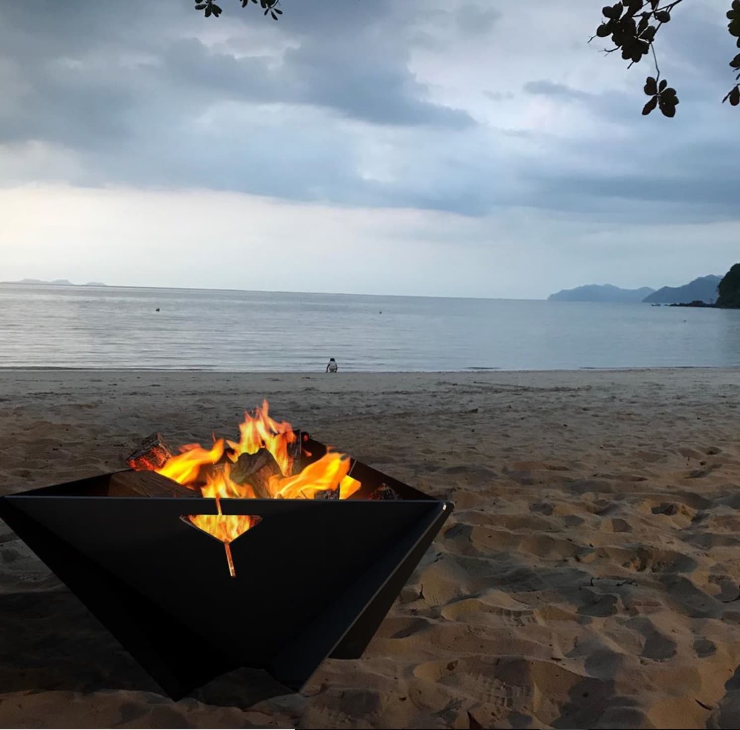 Delta Fire Pit by MF Fire