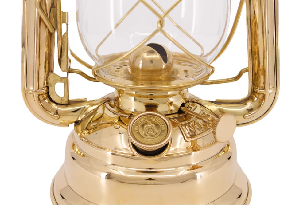 Brass Hurricane Oil Lantern with Shade Reflector – 12.5″ - thumbnail 4