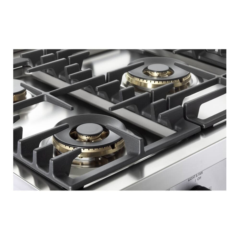 Verona VUFSGG486DSS 48 inch Ultima Collection Gas Range with 6 Brass Burners, 5.2 cu. ft. Oven Total Capacity, LP Conversion Kit, Analog Temperature Indicator - thumbnail 3