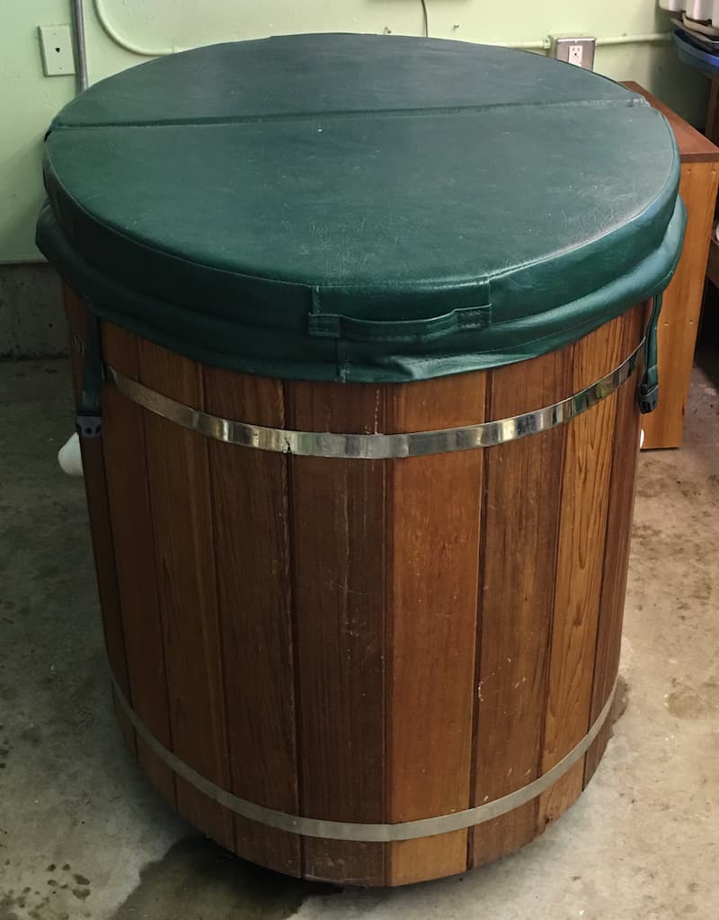 4′ Ellipse Cedar Hot Tub