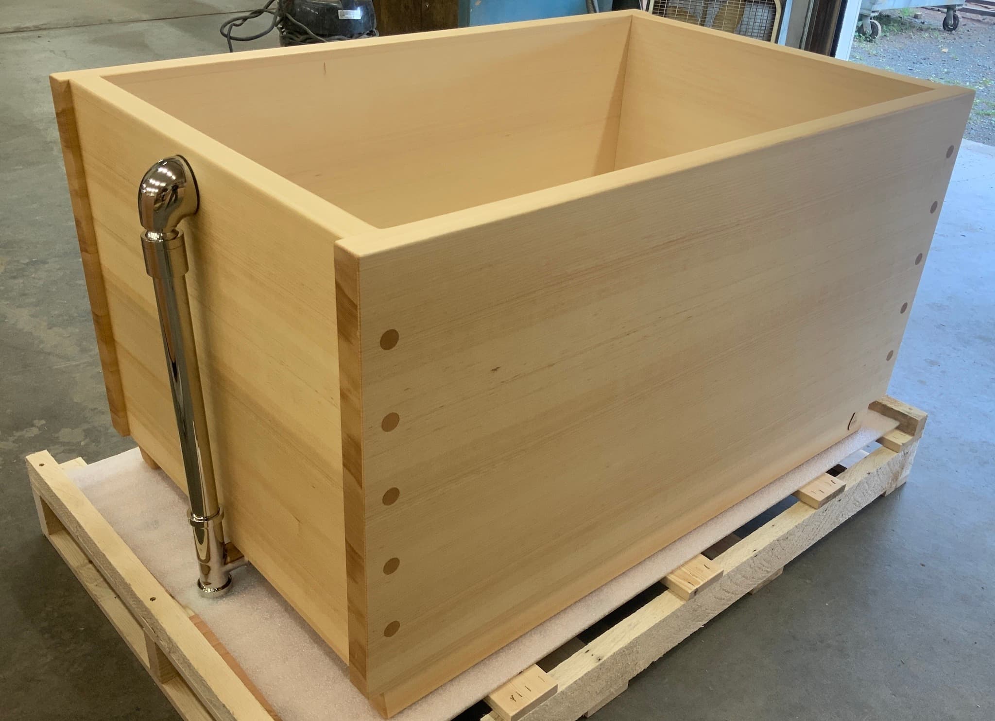 Red Cedar Ryokan Ofuro Soaking Tub - thumbnail 3