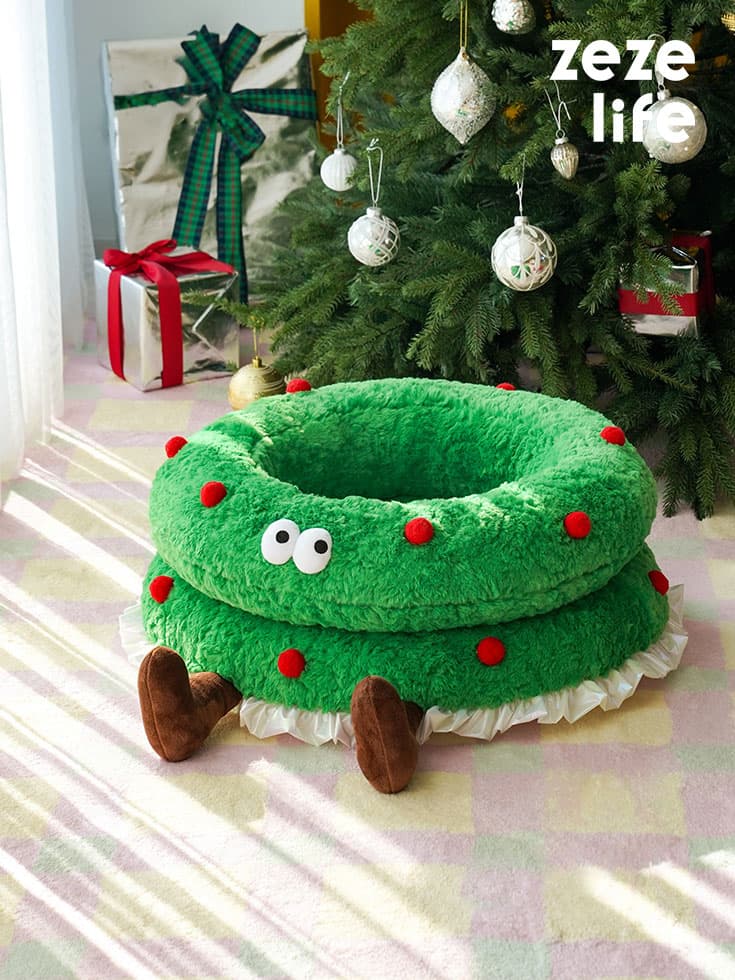 Christmas Wreath Shaped Cat Bed