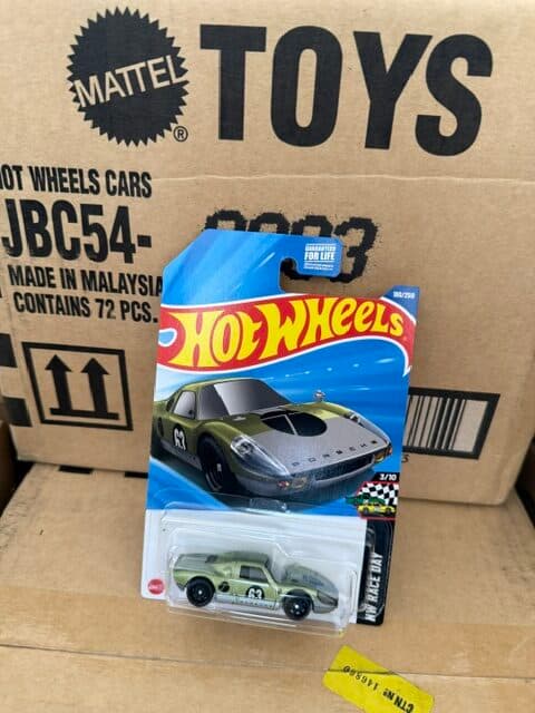 2026 HOT WHEELS BASIC WALGREENS EXCLUSIVE SOLID CAR CASE – PORSCHE 904 CARRERA GTS