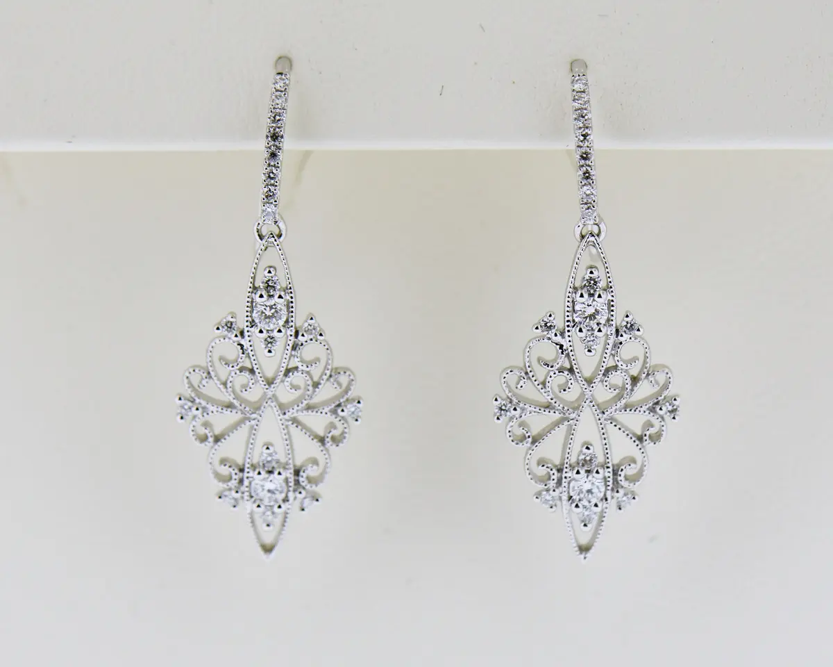 Deco-Inspired 18k White Gold Diamond Filigree Dangle Earrings