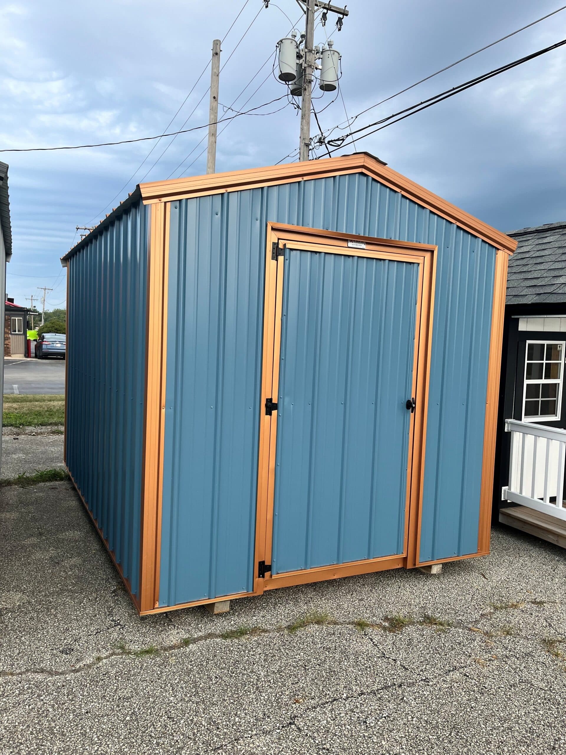 8×12 Bargain Barn